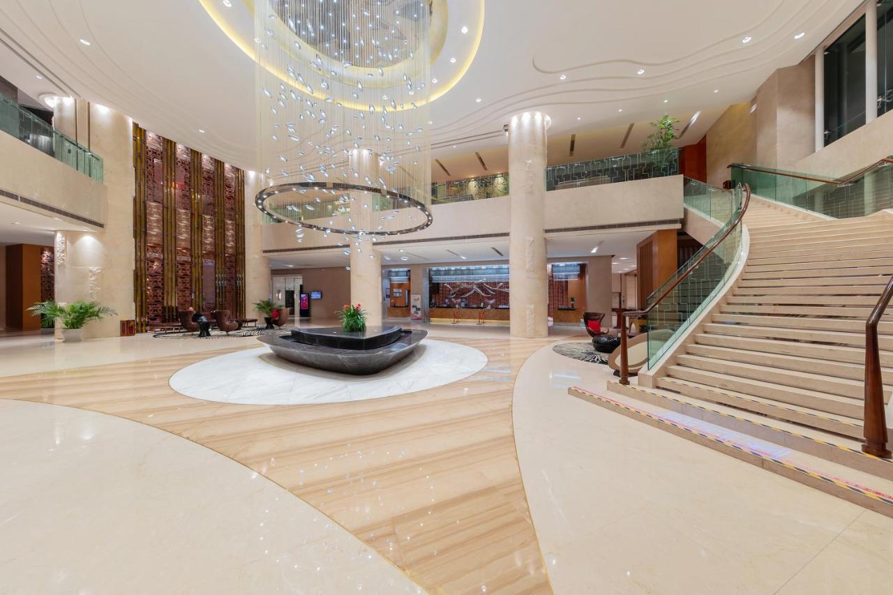 Movenpick Hotel Эньши Экстерьер фото
