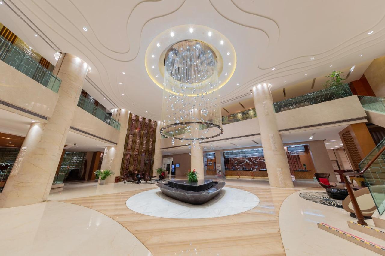 Movenpick Hotel Эньши Экстерьер фото
