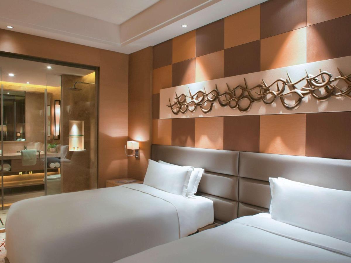 Movenpick Hotel Эньши Экстерьер фото
