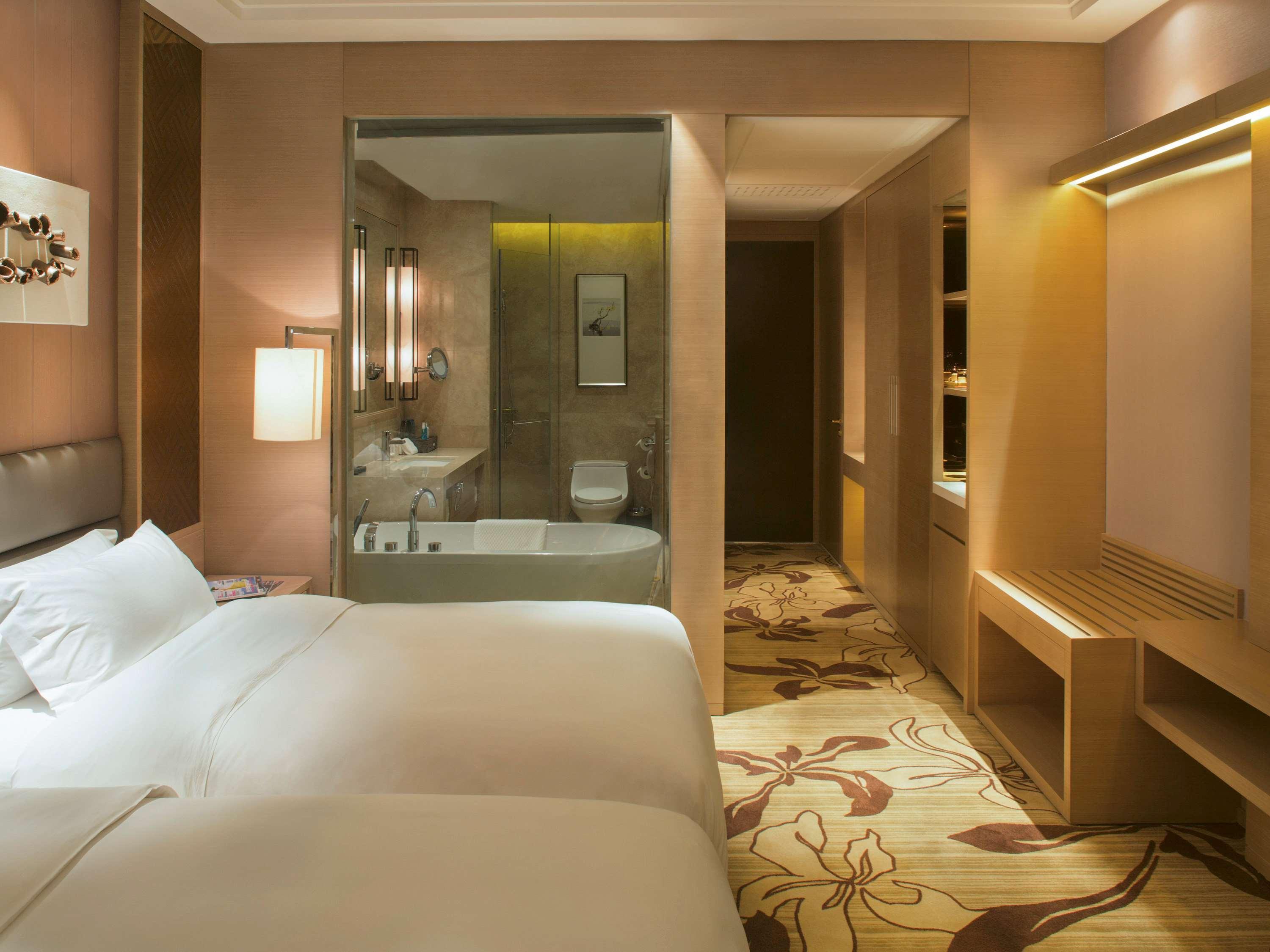 Movenpick Hotel Эньши Экстерьер фото