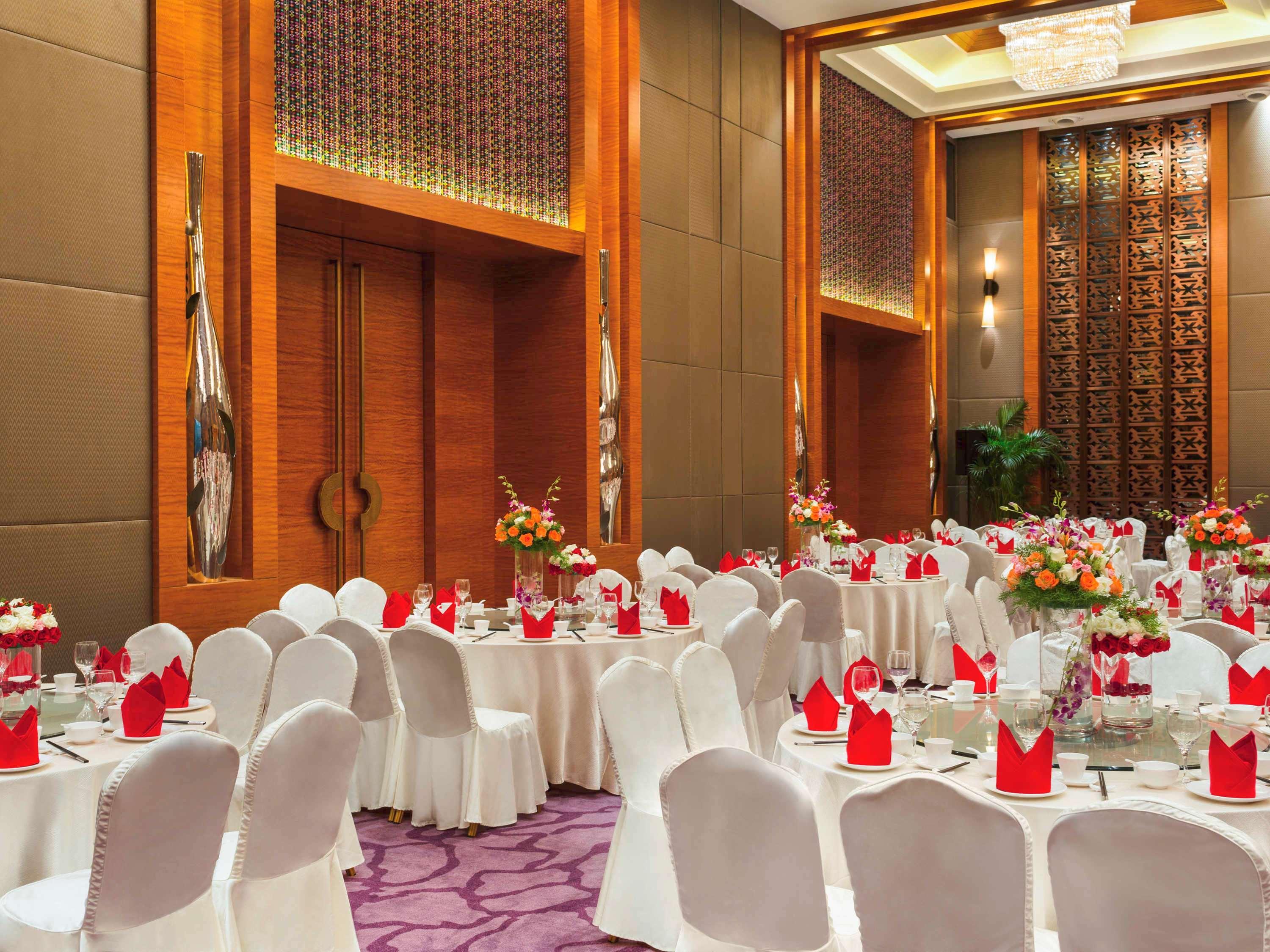 Movenpick Hotel Эньши Экстерьер фото