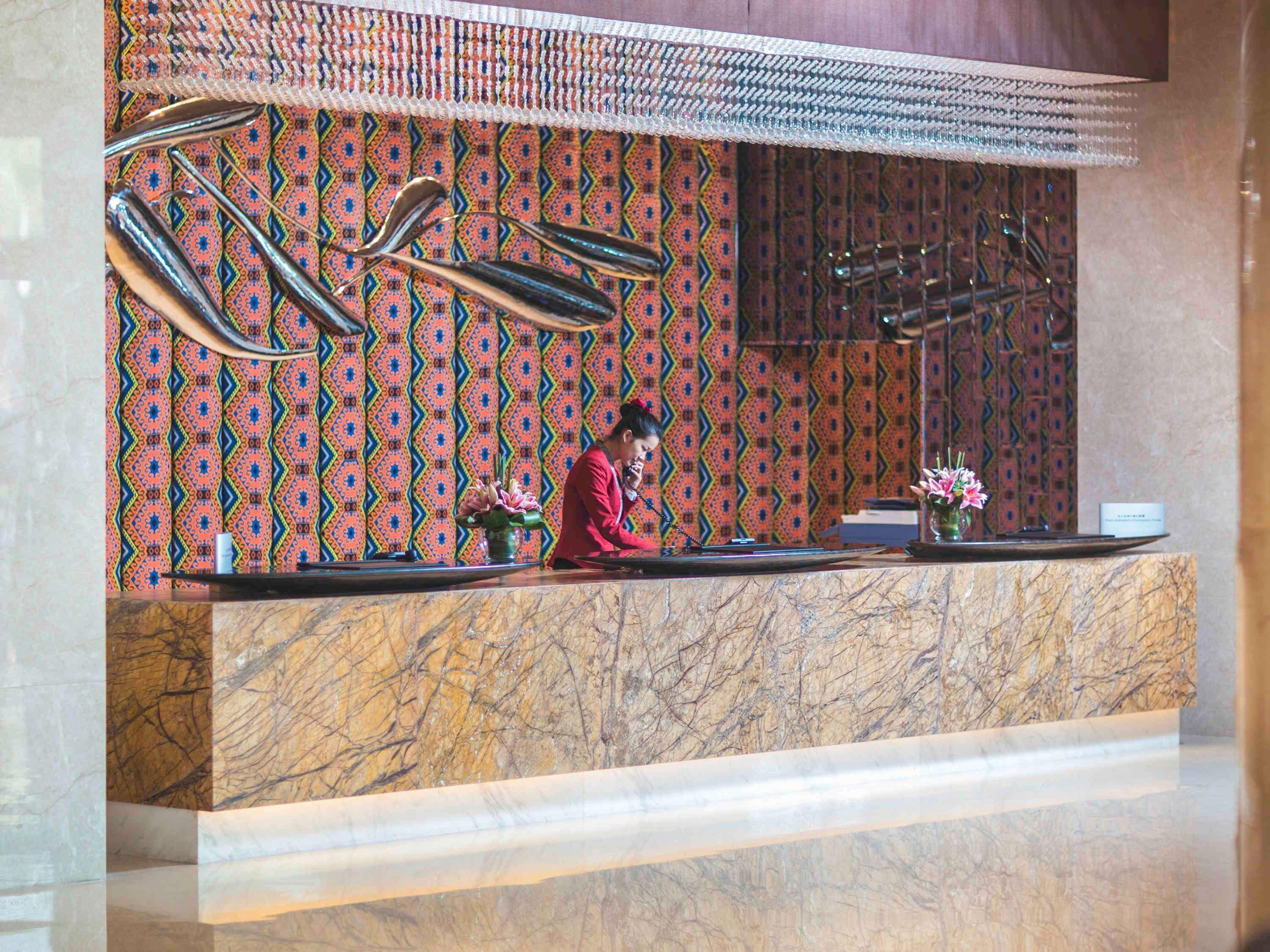 Movenpick Hotel Эньши Экстерьер фото