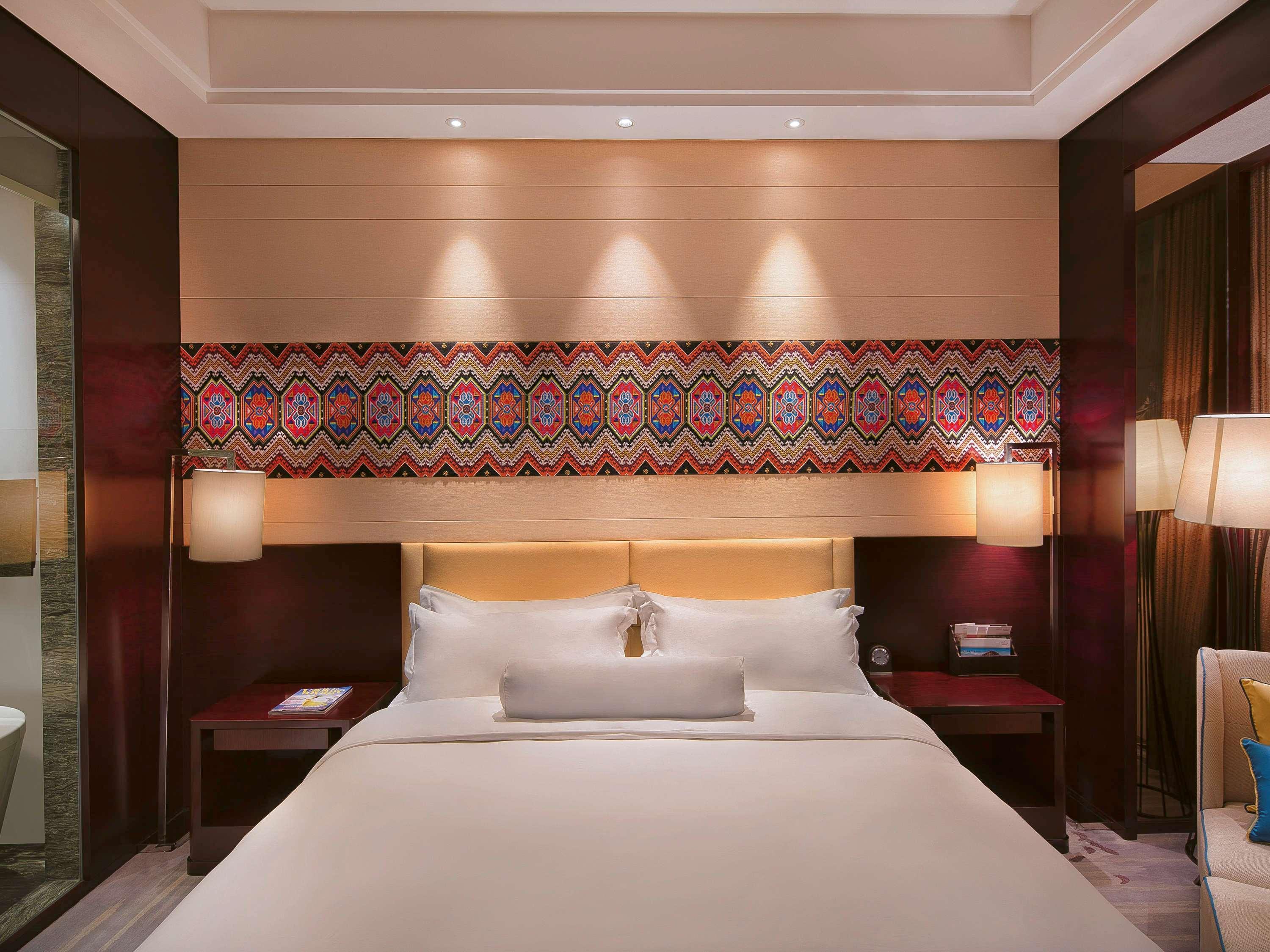 Movenpick Hotel Эньши Экстерьер фото