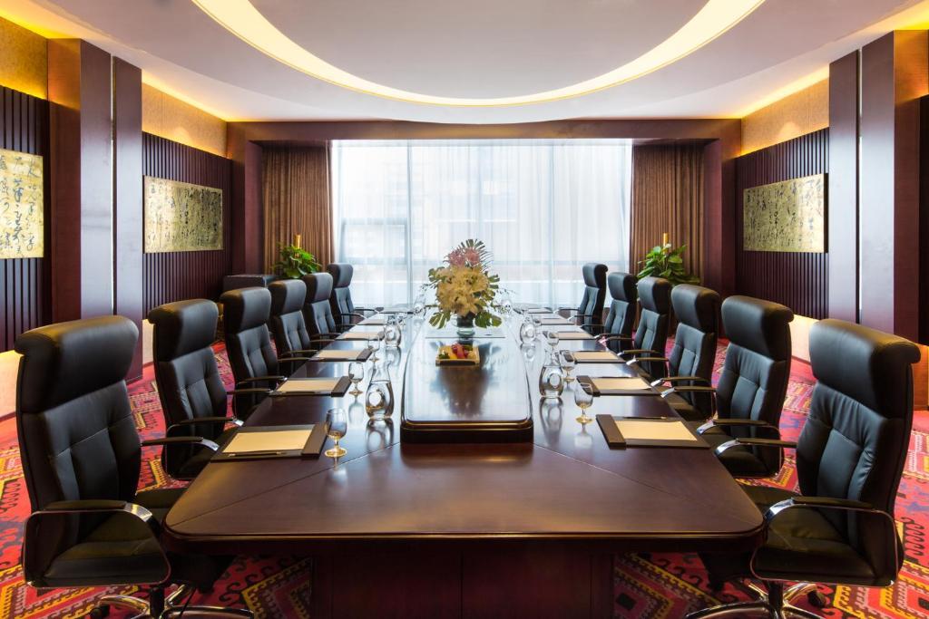 Movenpick Hotel Эньши Экстерьер фото