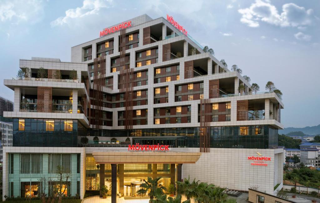 Movenpick Hotel Эньши Экстерьер фото